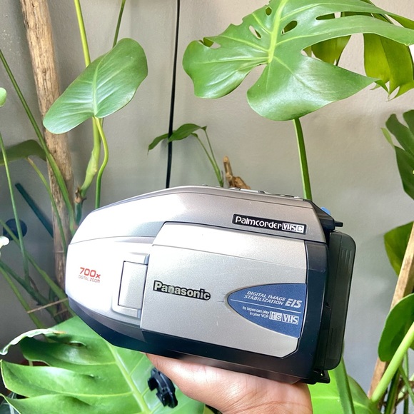 Panasonic PV-L352D Palmcorder VHS-C 700x Digital Zoom Camcorder UNTESTED - Picture 11 of 14